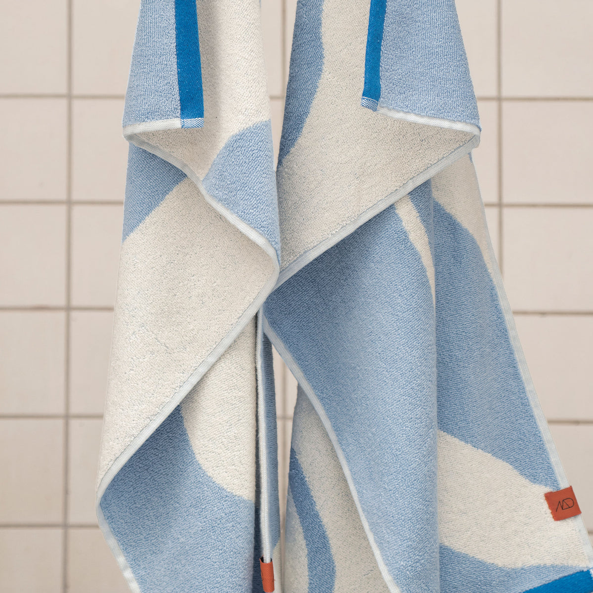 NOVA ARTE håndklæde, Light blue / Off-white
