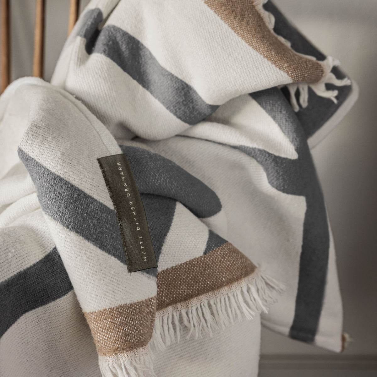 SHADOW plaid, Off-white / Grey