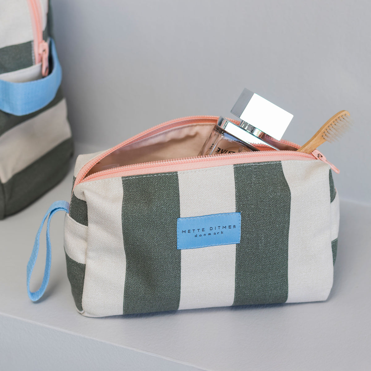 BRING-IT cosmetic bag, Dark olive