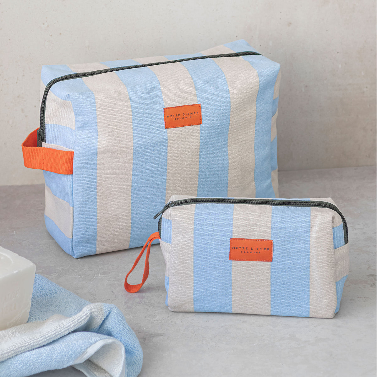 BRING-IT vanity bag, Light blue