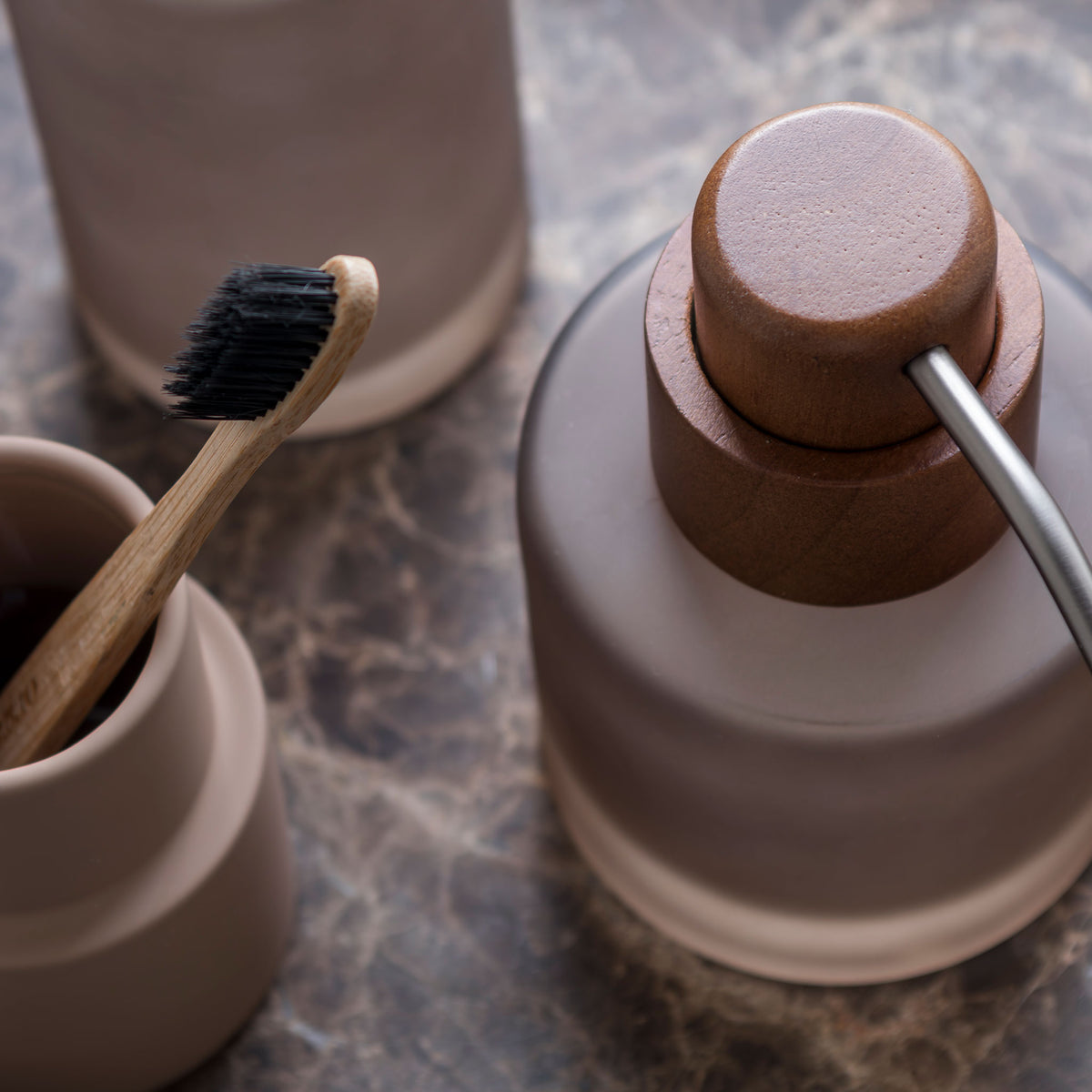 MODEST lav dispenser, Walnut