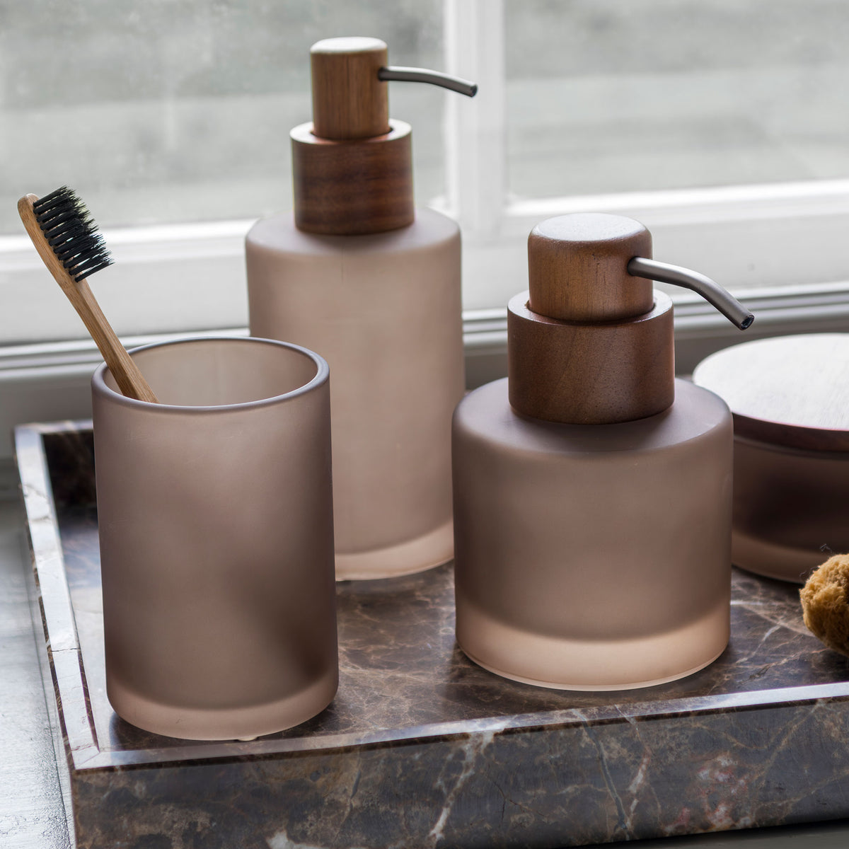 MODEST lav dispenser, Walnut