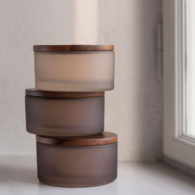 MODEST krukke med låg, Walnut