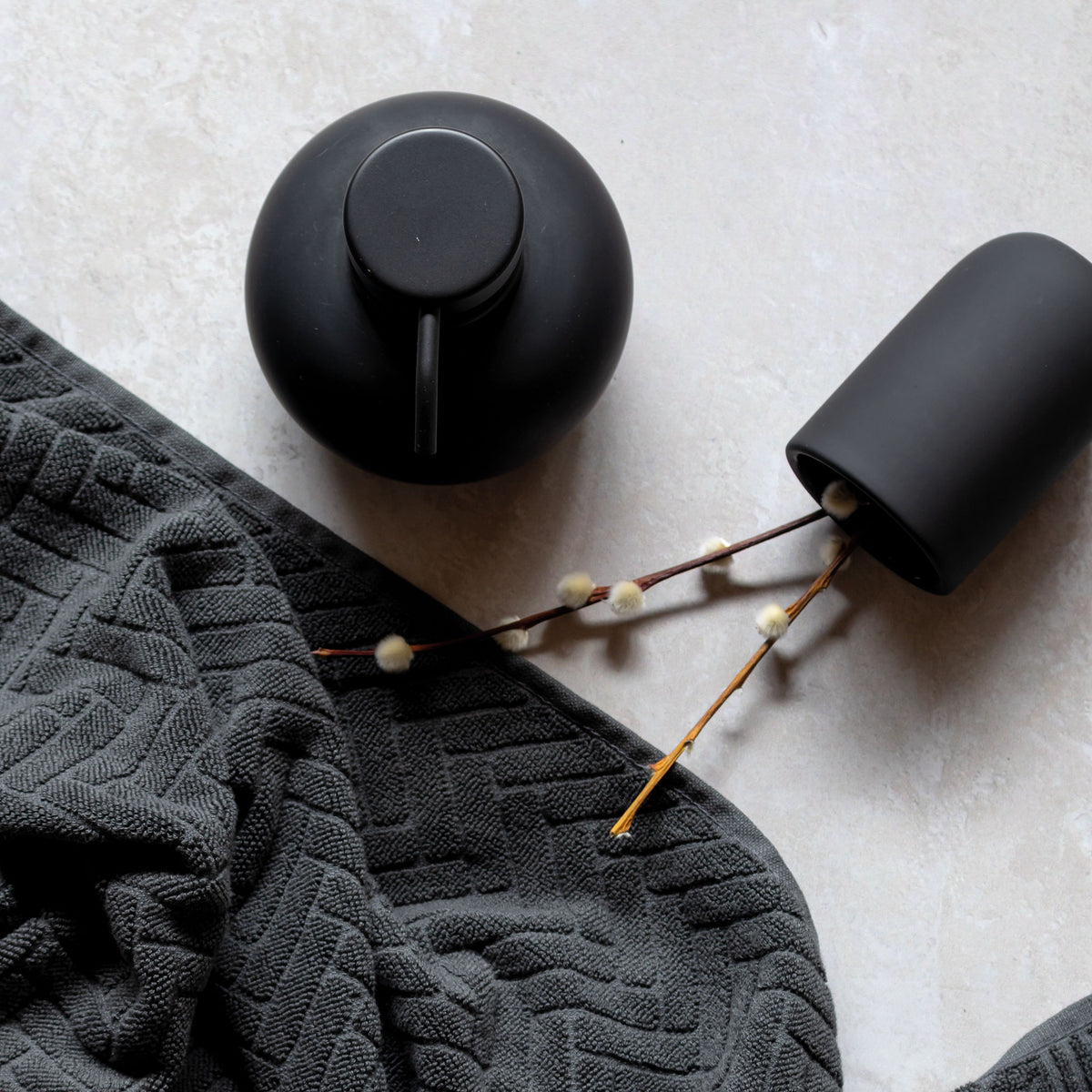 LOTUS lav dispenser, black